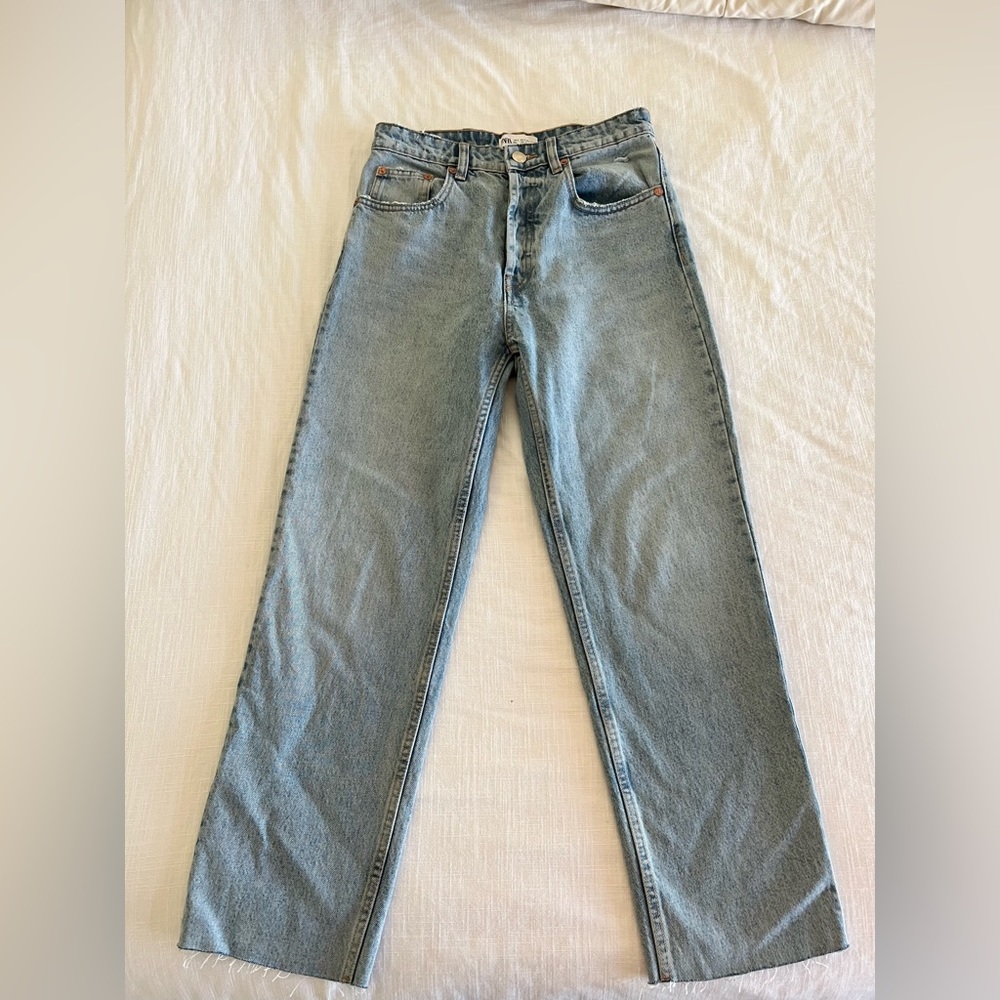 Zara HI-RISE STRAIGHT LEG JEANS TRF